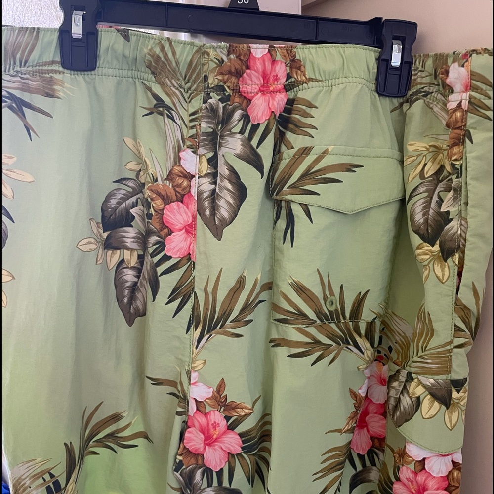 Tommy Bahama NEW SwimTrunks, with Tags.